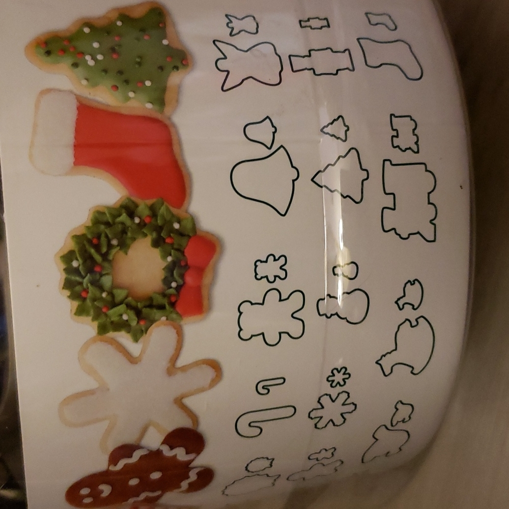 Mini metal Christmas cookie Cutters (40 count) - Picture 4 of 4